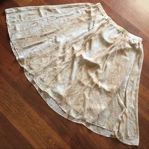 🐞 Flowy skirt in tan snake skin pattern Covington